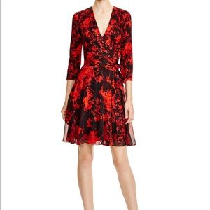 Diane Von Furstenberg Irina Silk Dress - Size 4